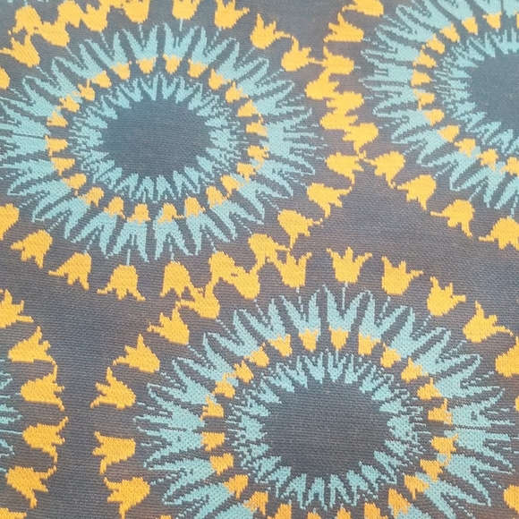 LuLaRoe Cassie - Picture 2 of 10